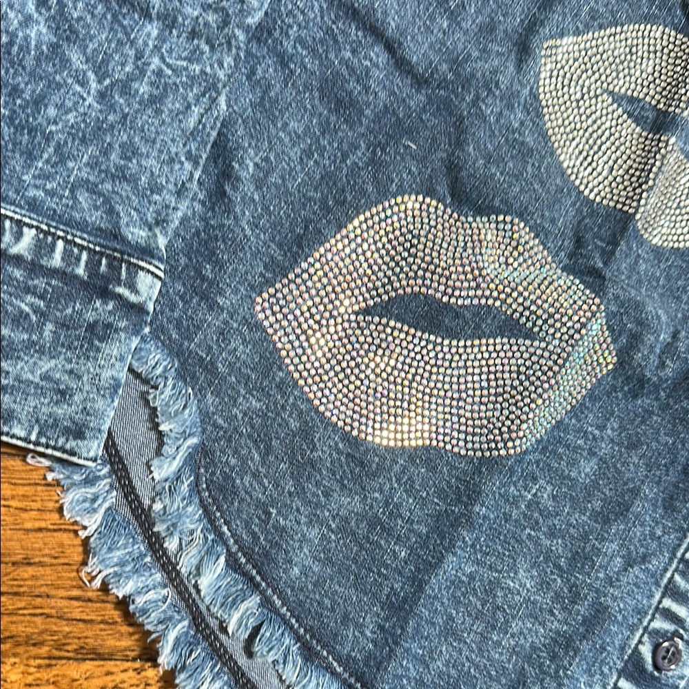 Lauren Moshi Blue Graphic Button Down Shirt - Picture 2 of 7